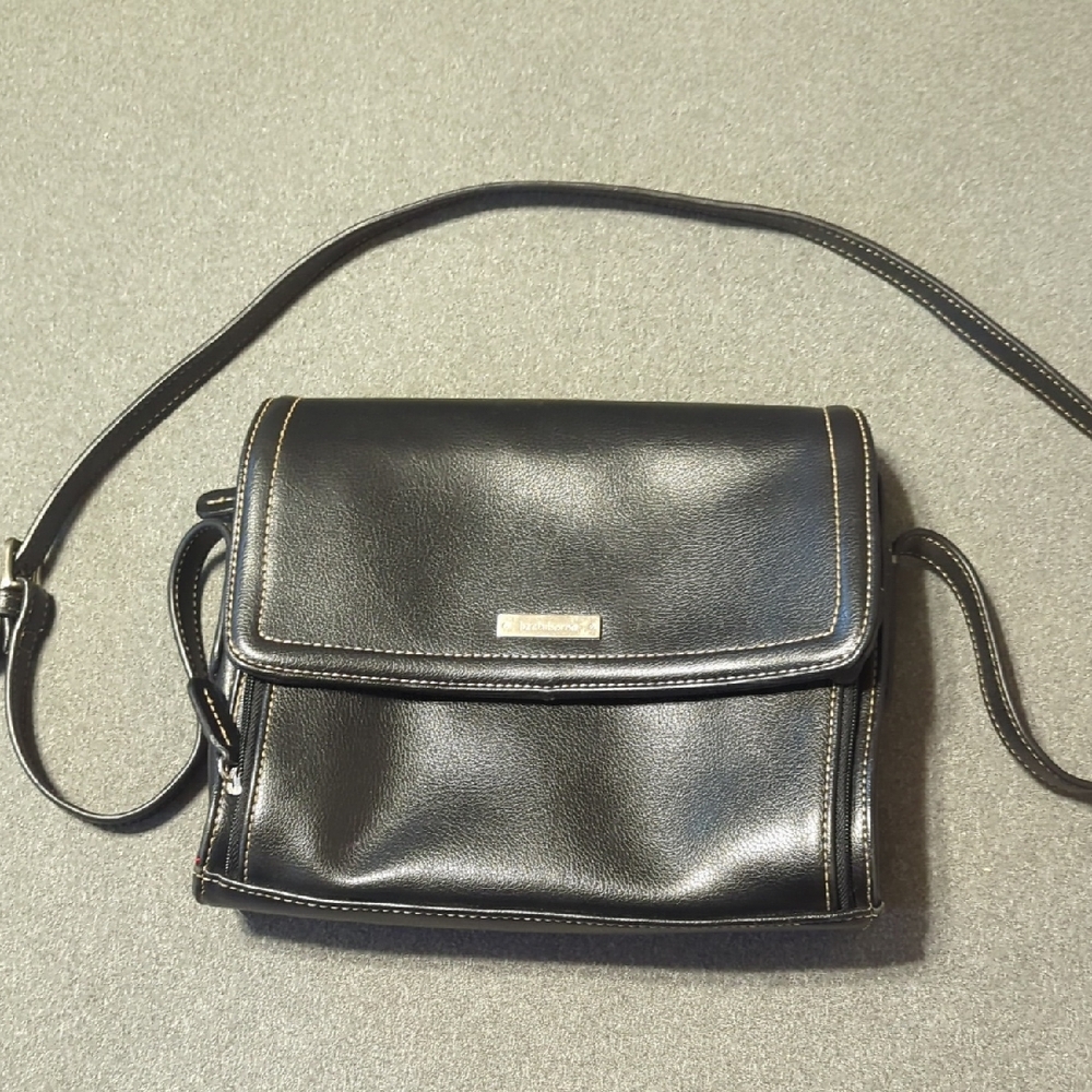 Elegant Black Crossbody Bag with Polished Finish Tote 5